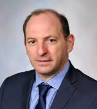 Dr. Enrique Es